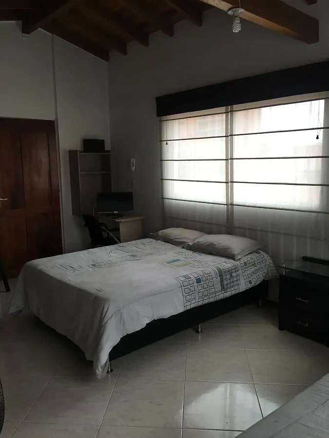 Apartaestudio La Floresta Aparthotel Medellín 0*,